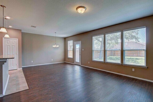 Building Photo - 1224 Half Hitch Trl