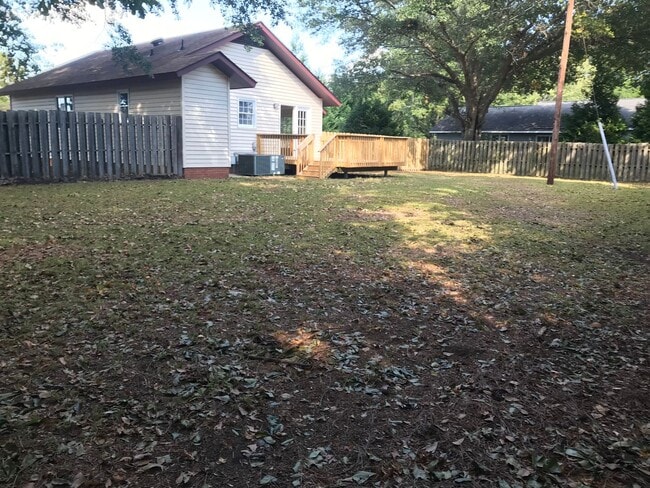 Building Photo - 112 Sycamore St