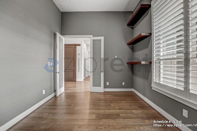 Building Photo - 144 Arbolado Lp