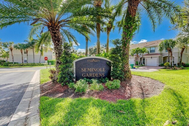 Building Photo - 6143 Seminole Gardens Cir