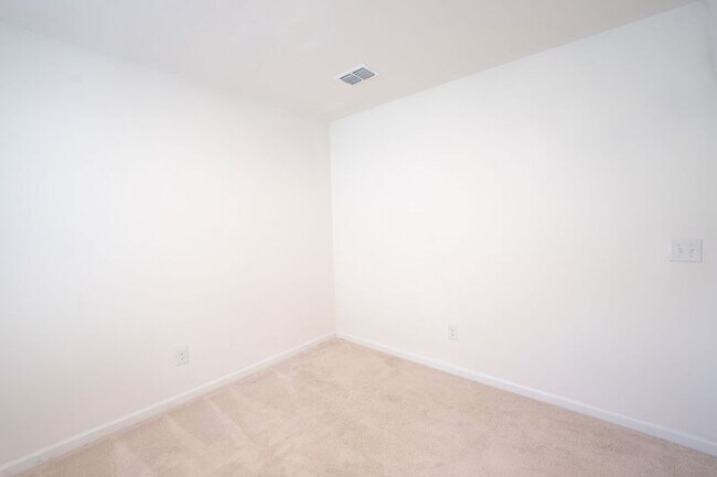 Building Photo - 148 Benelli Dr