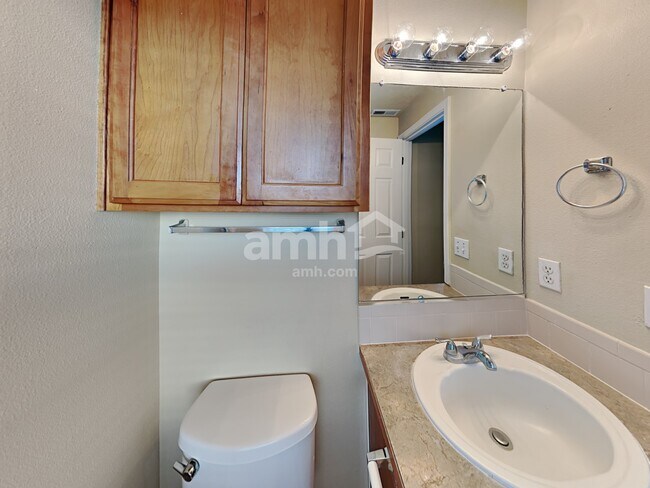 Building Photo - 34607 Rocky Ct