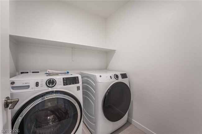 Building Photo - 9228 Desert Pearl Ave