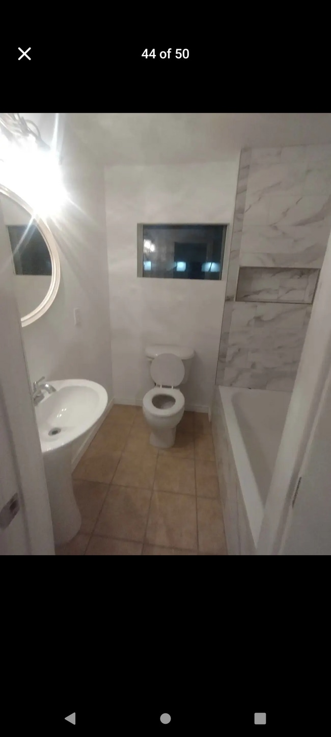 Building Photo - 635 N Nova Rd