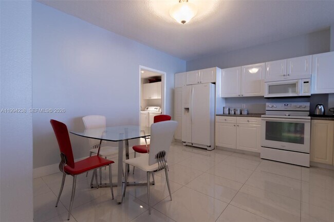 Building Photo - 17050 N Bay Rd