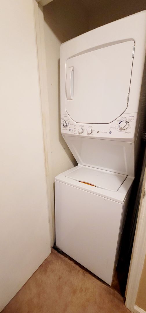 Building Photo - Spacious 2-Bedroom, 2.5-Bath Townhouse – C...