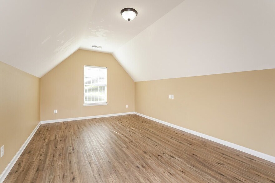 Building Photo - 4988 Old Towne Village Cir