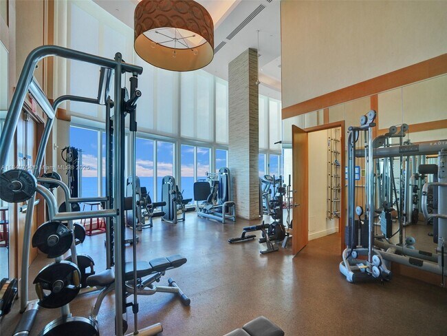 Building Photo - 15901 Collins Ave