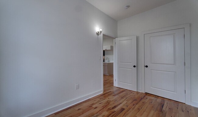 Building Photo - 522 Elm St