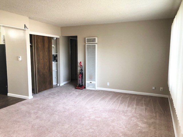 Building Photo - 3452 Redwood Ct