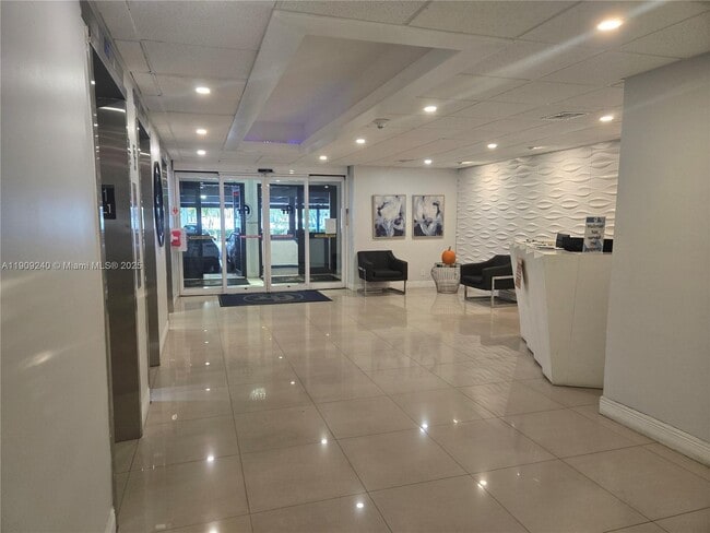 Building Photo - 1600 S Ocean Dr