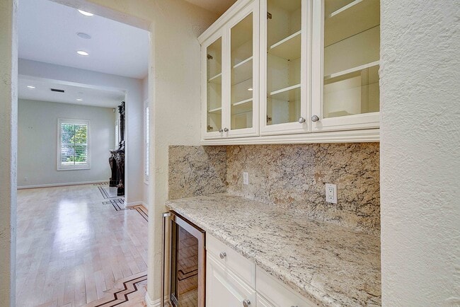 Building Photo - 4132 Prado De Las Cabras