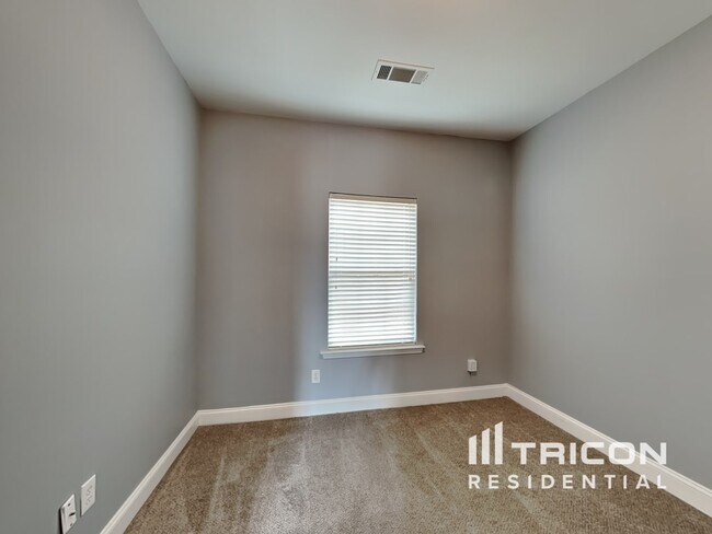 Building Photo - 207 Jack Cir