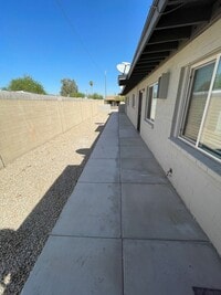 Building Photo - COMING SOON! Charming 2 Bed 1 Bath Apartme...