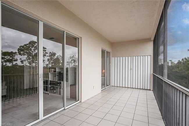 Building Photo - 14801 Park Lake Dr
