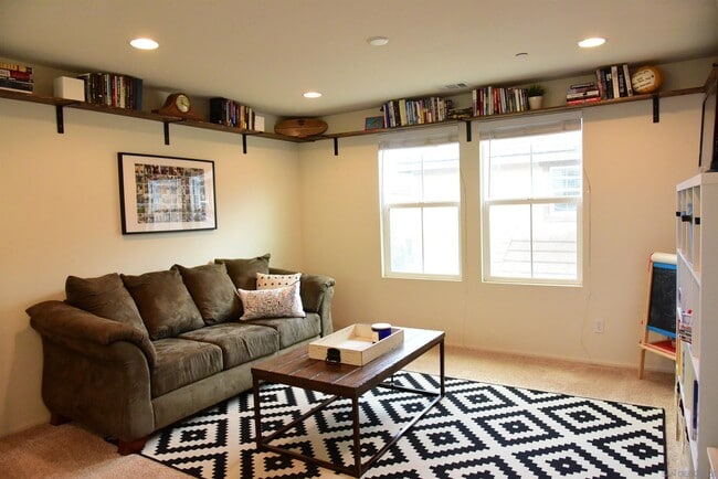 Building Photo - 507 Moonlight Dr