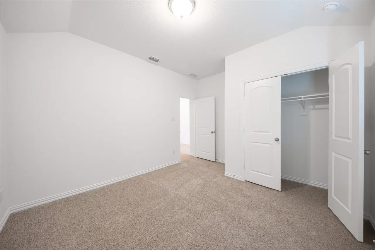 Building Photo - 1707 Blackbird Ln