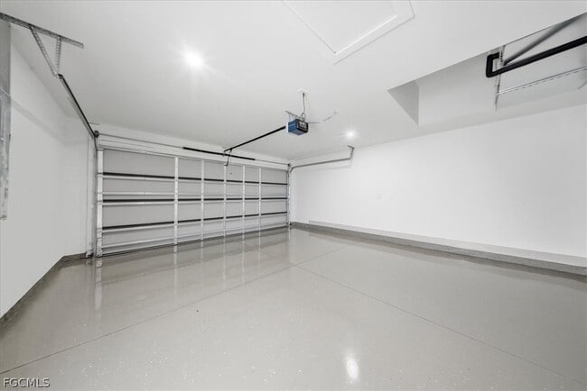 Building Photo - 541 Chalet Ave S