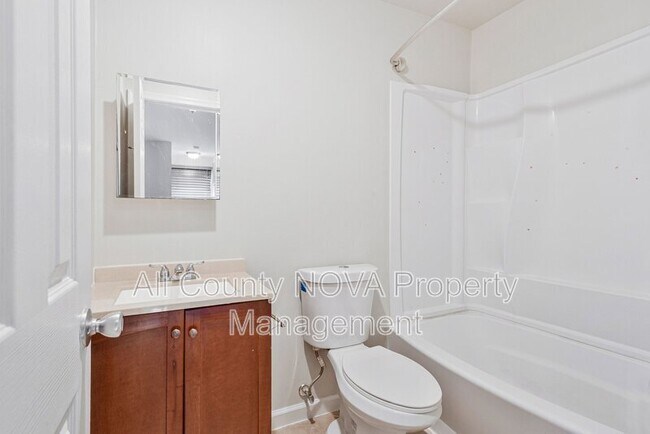 Building Photo - 9995 Campus Way S