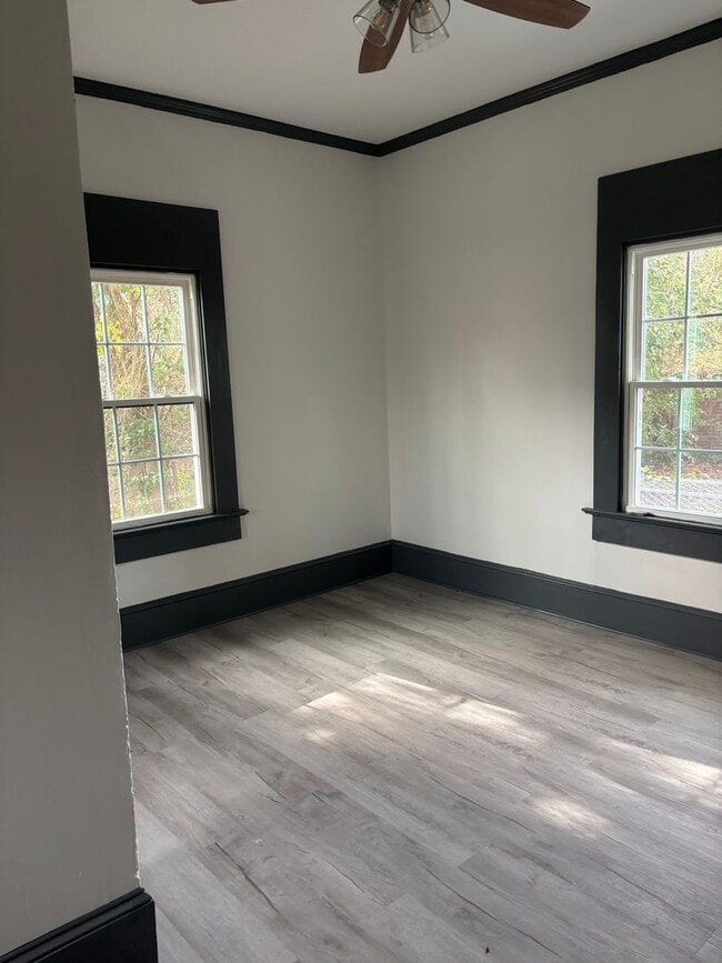 Building Photo - 608 N Independence St