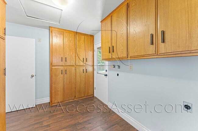 Building Photo - Beautiful 3BR/2BA Home In Hemet With Lush Backyard & Fruit Trees!