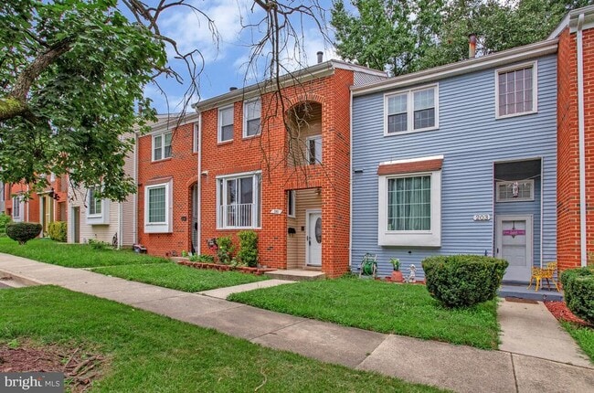 Building Photo - 205 Castleton Pl