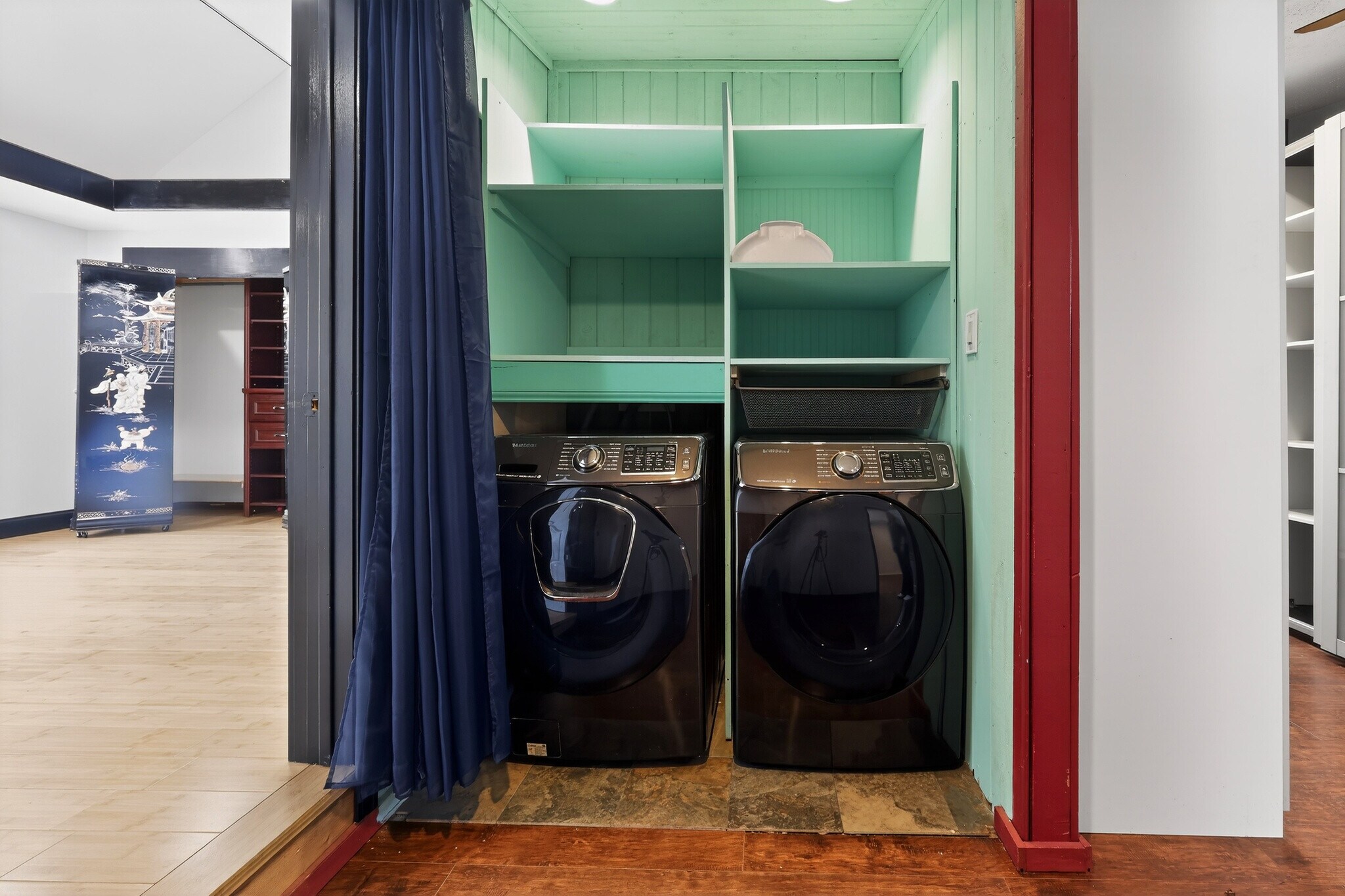 Building Photo - 615 Monroe Tpke