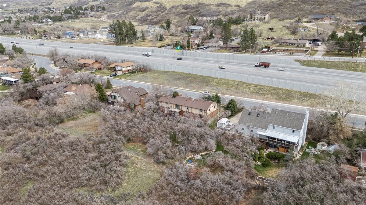Building Photo - 717 Woodridge Dr