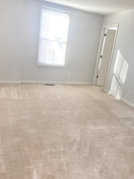 Building Photo - 3241 Domain St