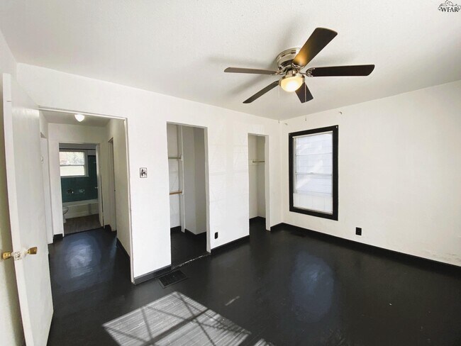 Building Photo - 309 Rockwood Dr