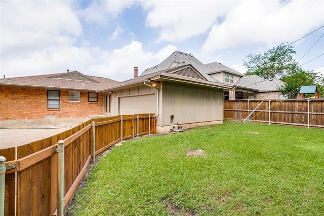 Building Photo - 9226 Larchwood Dr