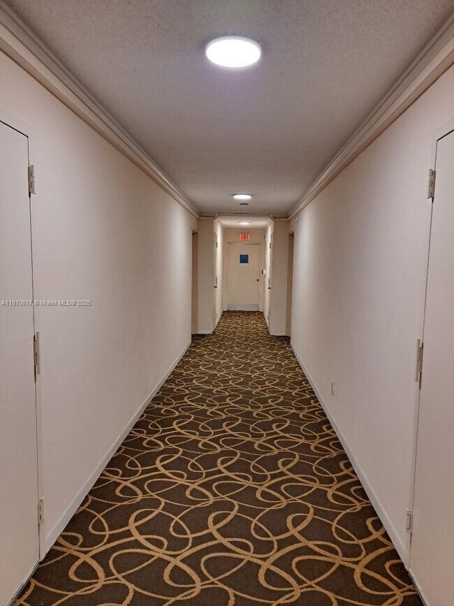 Building Photo - 500 Executive Center Dr