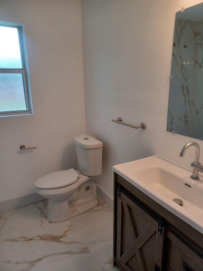 Building Photo - $500 OFF FIRST MONTHS RENT, COMING SOON REMODELED 3 Bedroom /1 Bathroom LARGE FENCED YARD