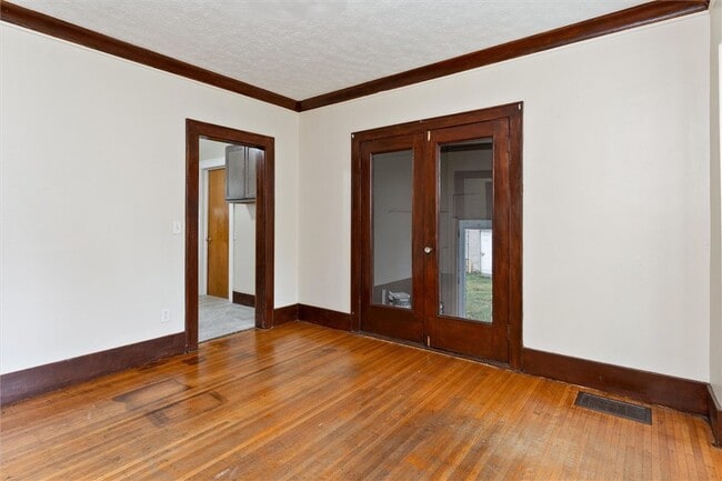 Building Photo - 19 Genesee Park Blvd