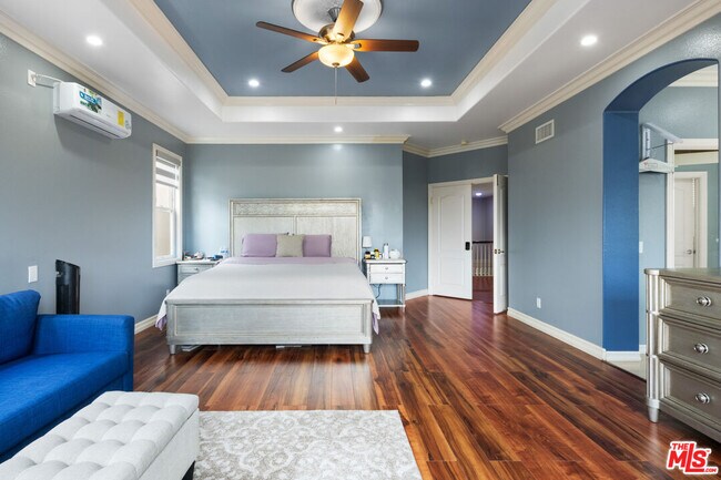 Building Photo - 996 N Antonio Cir
