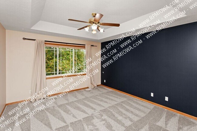 Building Photo - 8912 Highland Oaks Dr