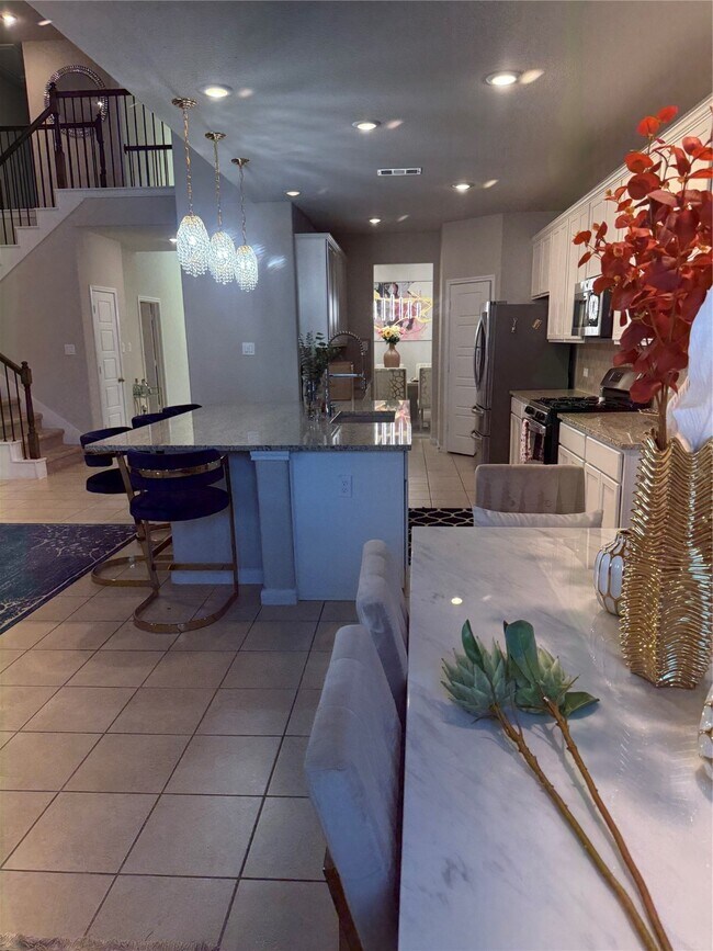 Building Photo - 1617 Darwin Cedar Dr