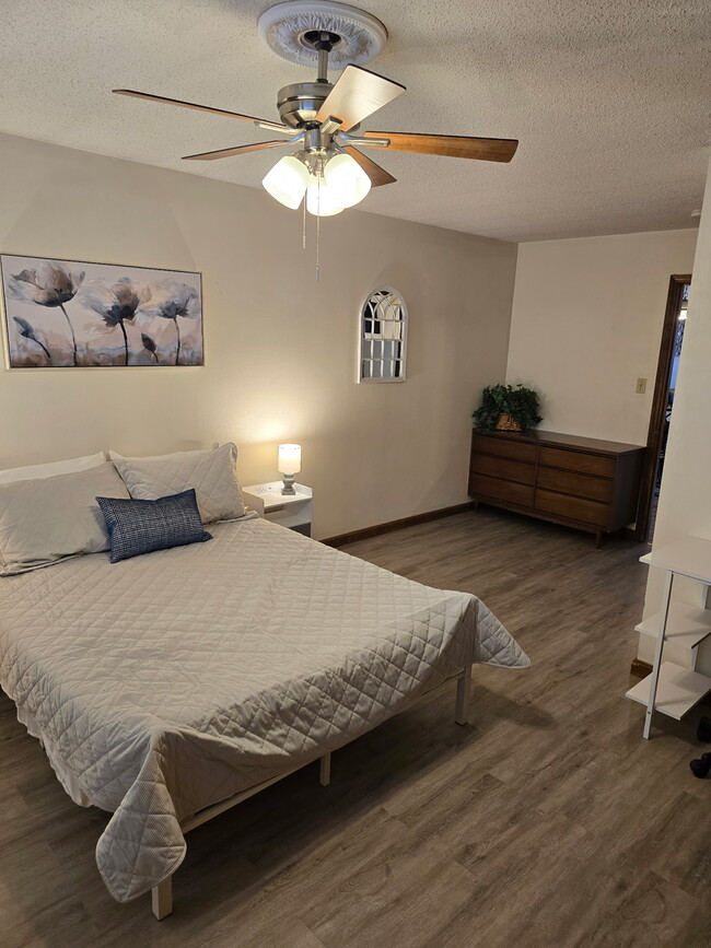 Building Photo - Elm Multiplex