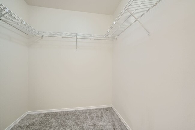Building Photo - Gorgeous 3 Bed 2.5 Bath Condo @ The Desira...