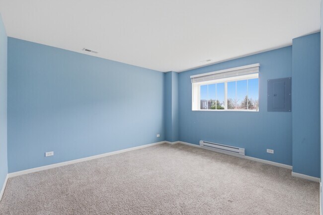 Building Photo - 217 Goldenrod Dr