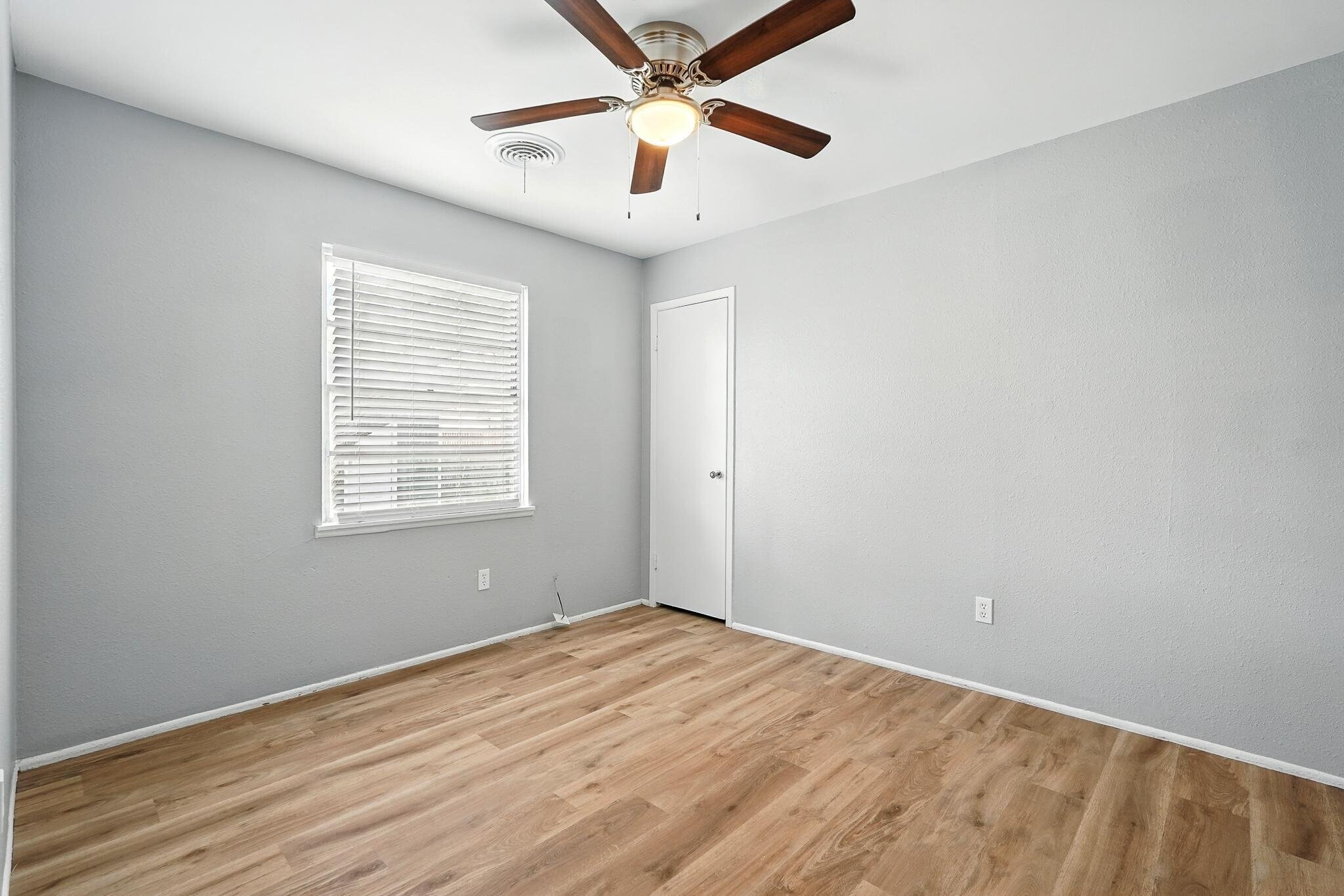 Building Photo - 5107 Durango Dr