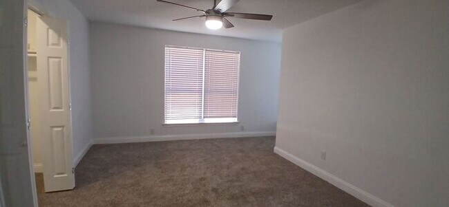 Building Photo - Updated Fort Worth Gem — Over 2,000 Sq Ft, Fireplace & Two Living Spaces