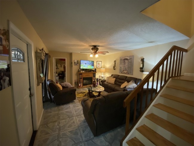 Building Photo - 1011 Springdale Cir