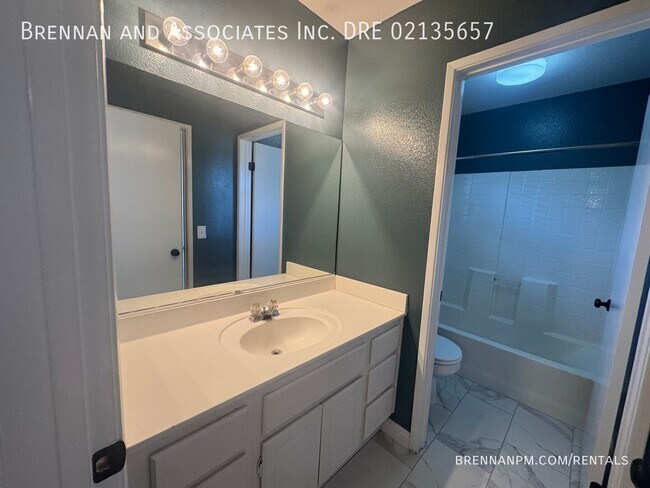 Building Photo - 1165 Latigo Cove