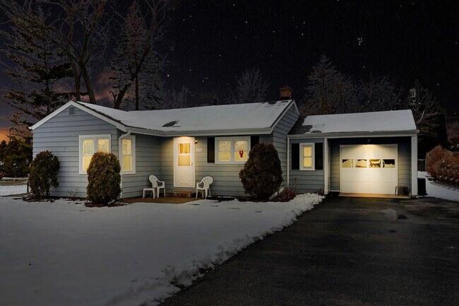 Building Photo - 3964 Grandview Ave