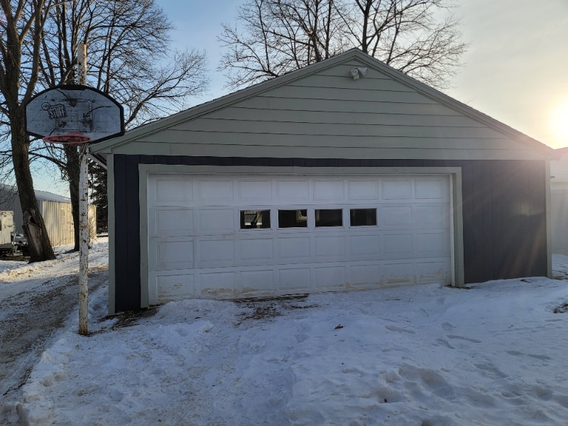 Building Photo - 505 Main St