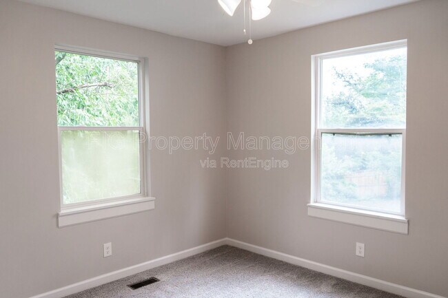 Building Photo - 614 Hillview Rd