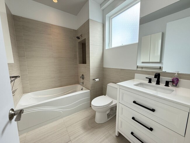 Building Photo - The contemporary residential unit townhouse