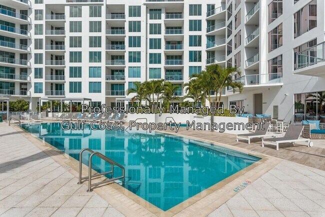 Building Photo - 111 S Pineapple Ave