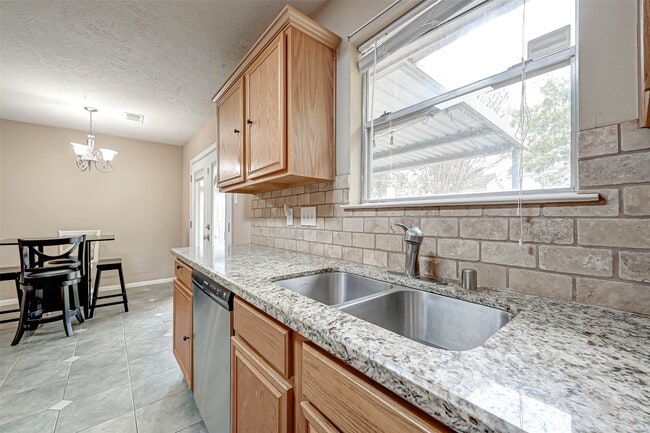 Building Photo - 3914 Crystal Pass Ct